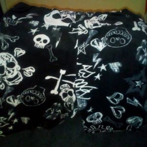 No Boundaries Women's XL Fleece Pajama Pants Black With White Skulls
